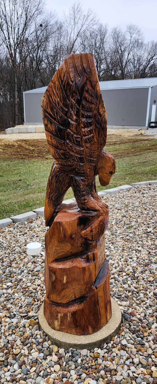 Standing Eagle Chainsaw Carving