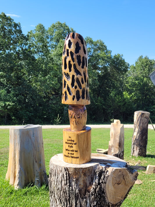 Chainsaw Carving Mushroom 18 - 24 inches ( local pickup)