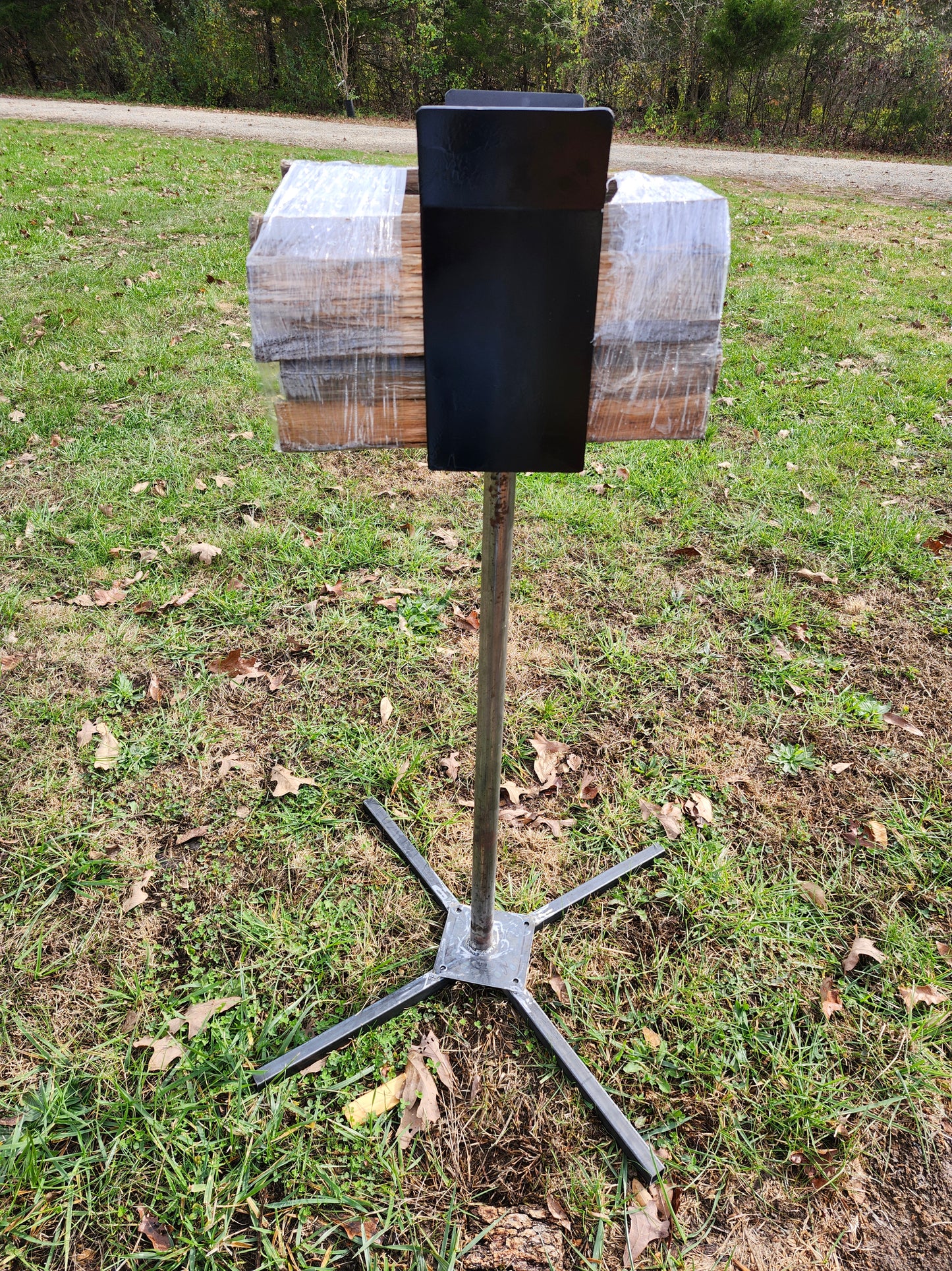 Firewood wrapping stand, manual firewood bundler