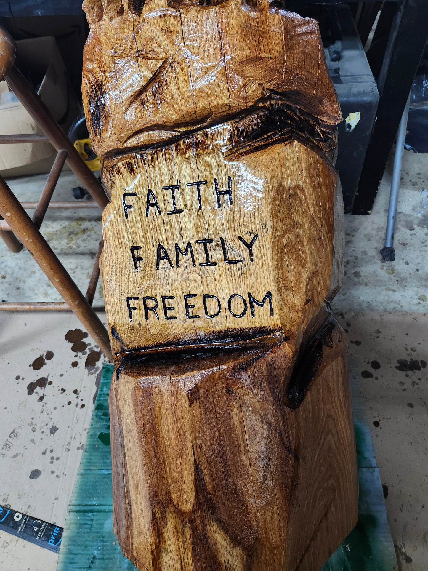 Chainsaw Carving Standing Eagle with Fish, persalized patriotic Carving