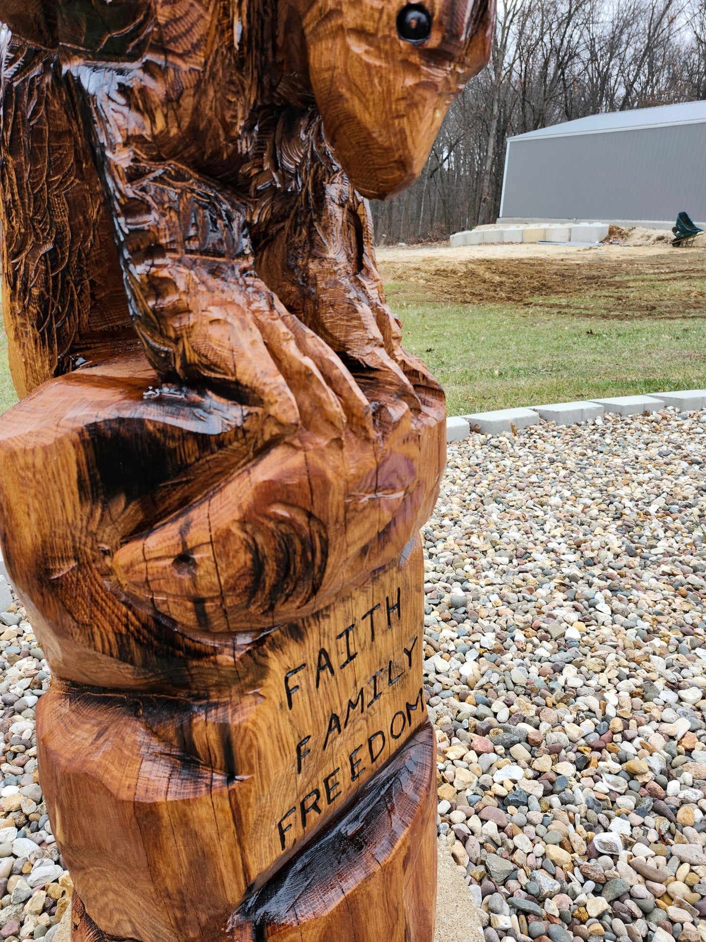 Chainsaw Carving Standing Eagle with Fish, persalized patriotic Carving