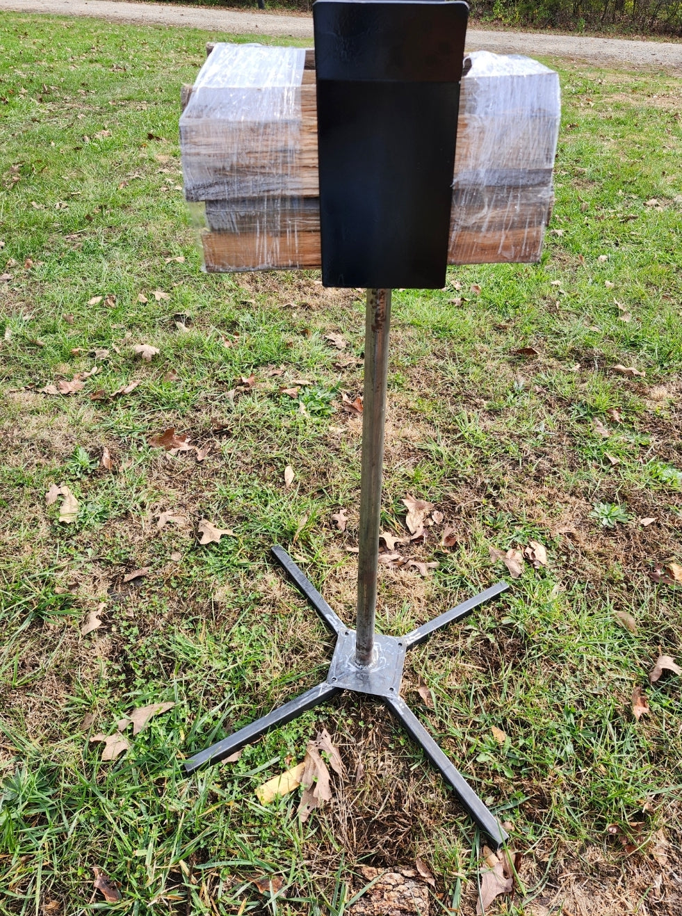 Firewood wrapping stand, manual firewood bundler